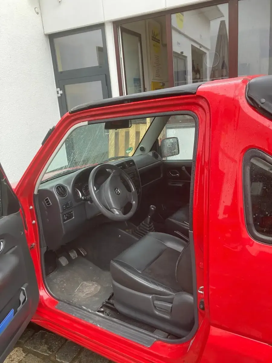 Używany Suzuki Jimny 86 KM (63 kW) 2009 Czerwony SUV