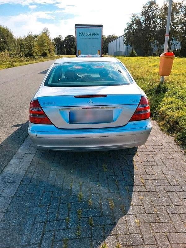 Occasion Mercedes E200 122 ch (89 kW) 2003 Argent Berline