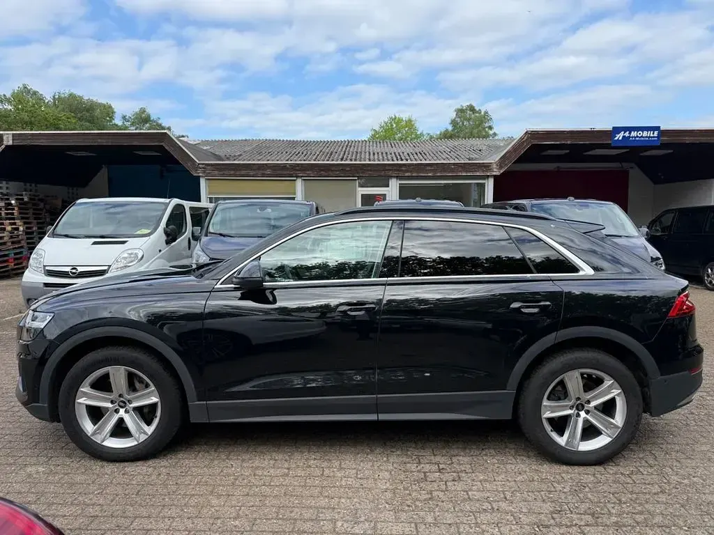 Gebraucht Audi Q8 Basis 286 PS (210 kW) 2022 Schwarz SUV
