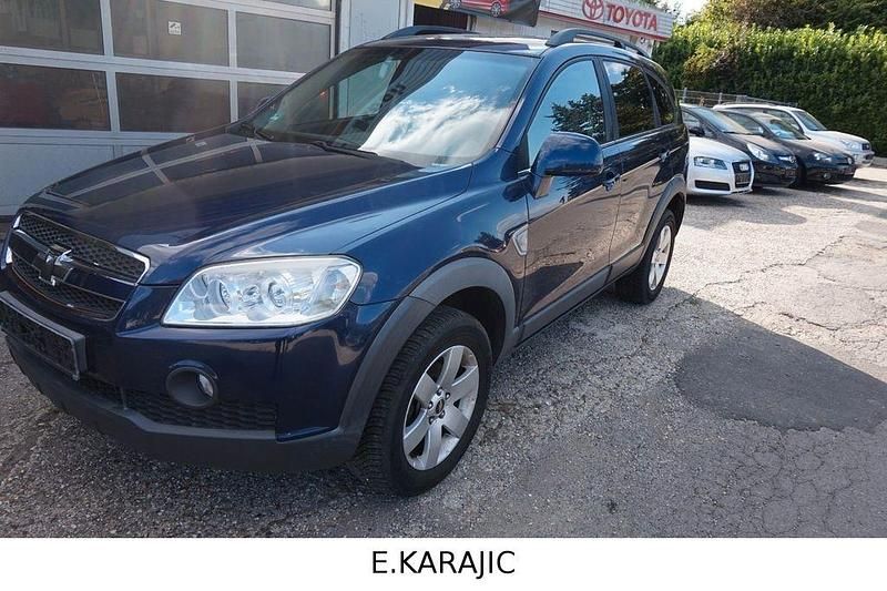 Blau Gebraucht 2010 Chevrolet Captiva LS SUV | 3.300 € (Superpreis) - Bild 1/4