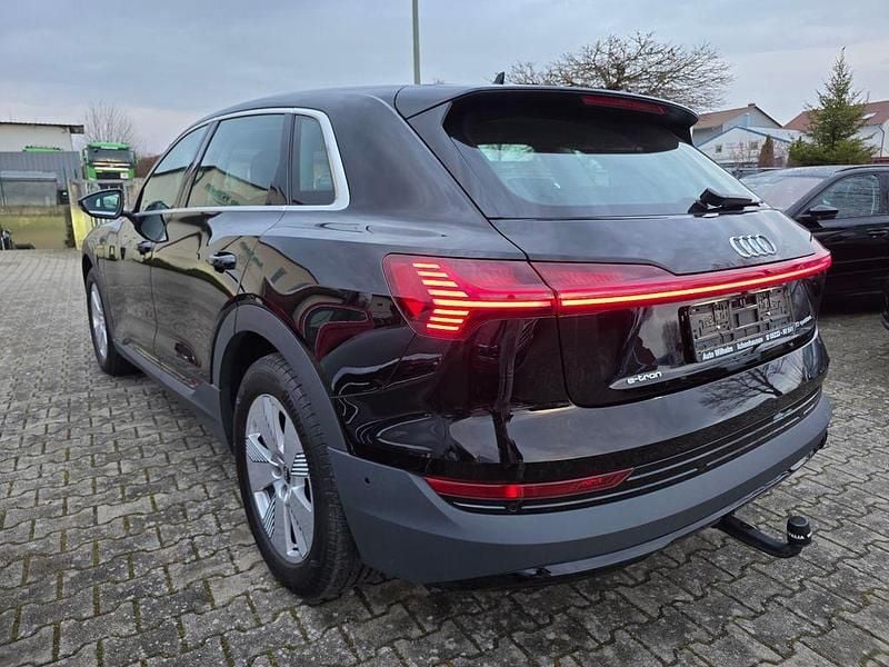 Gebraucht Audi e-tron 230 kW (313 PS) 2022 Schwarz SUV