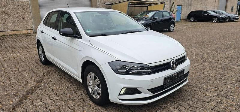 Gebraucht VW Polo Trendline 65 PS (47 kW) 2019 Weiß Limousine