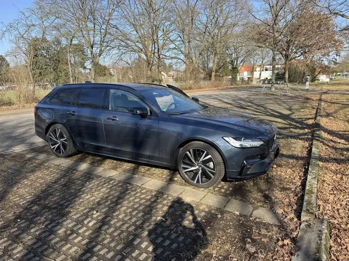 Gebraucht Volvo V90 R-Design 197 PS (144 kW) 2022 Blau Kombi