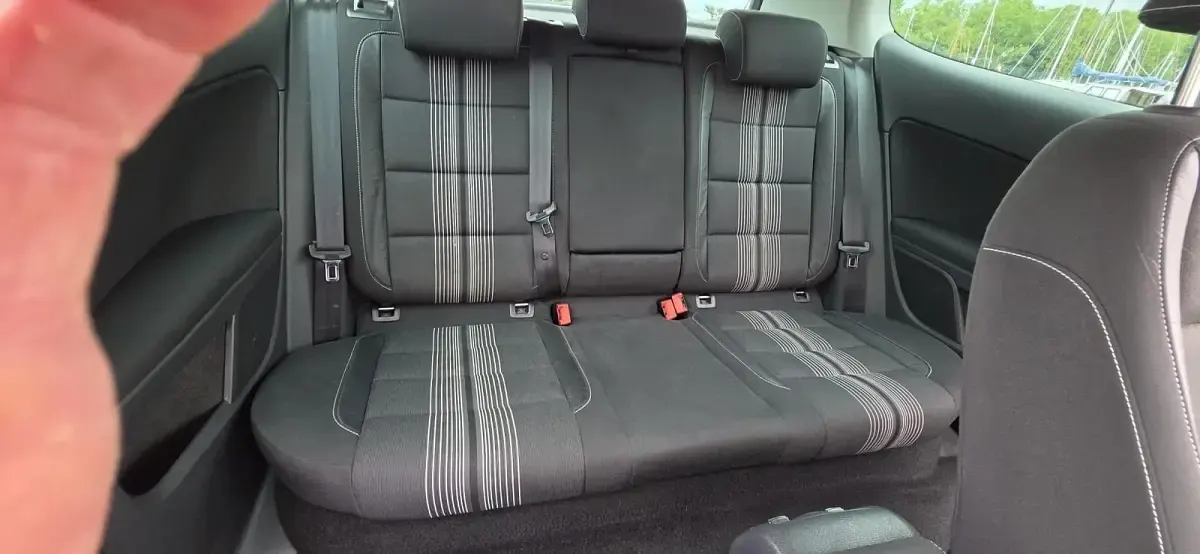 Gebraucht VW Golf VI 105 PS (77 kW) 2012 Weiß Kleinwagen