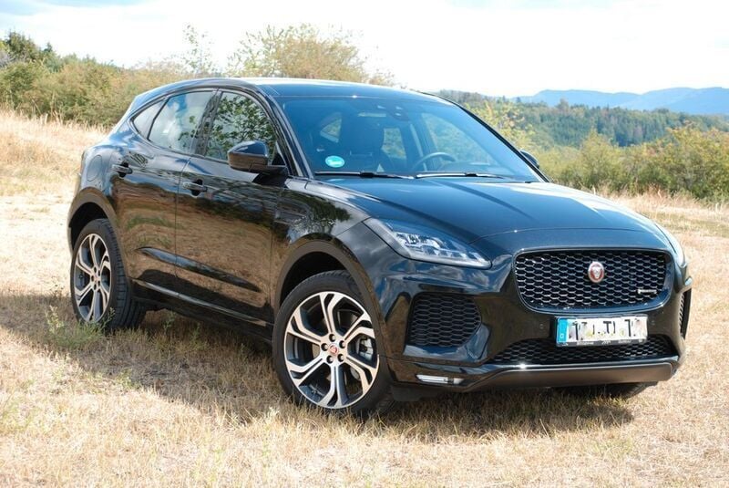 Schwarz Gebraucht 2018 Jaguar E-Pace First Edition SUV | 20.999 € (Fairer Preis) - Bild 1/4