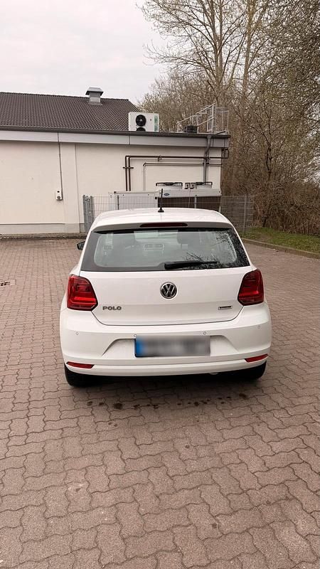 Gebraucht VW Polo 60 PS (44 kW) 2016 Weiß Limousine