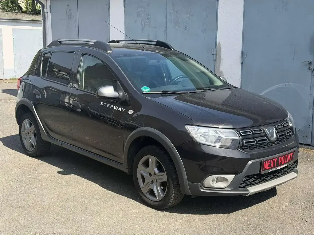Gebraucht Dacia Sandero Prestige 90 PS (66 kW) 2017 Schwarz SUV