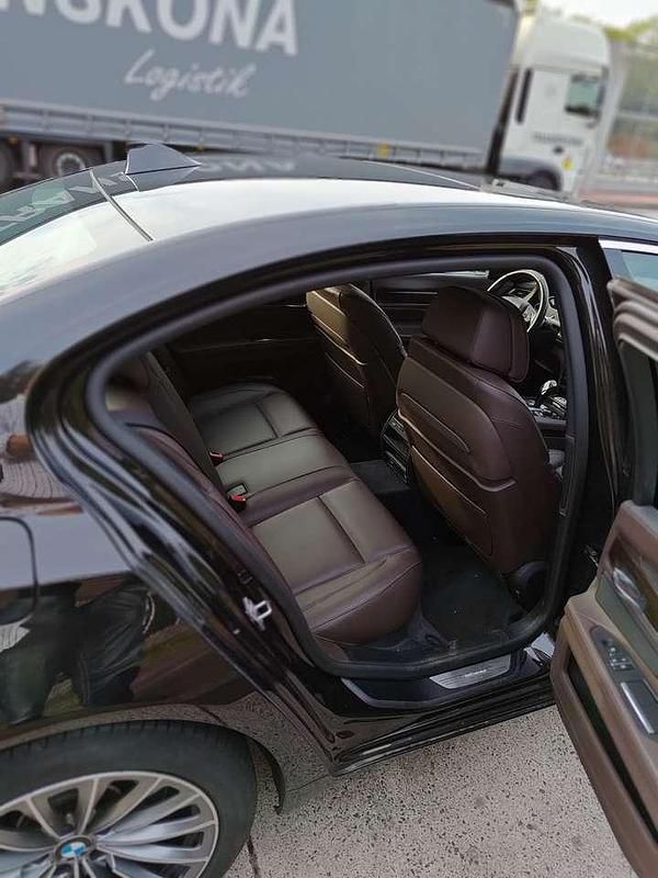 Schwarz Gebraucht 2012 BMW 750 Limousine | 26.000 € (Teuer) - Bild 1/4