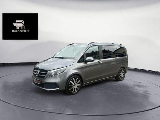 Grau Gebraucht 2020 Mercedes V220 Edition Van / Kleinbus | 34.900 € (Fairer Preis) - Bild 1/4