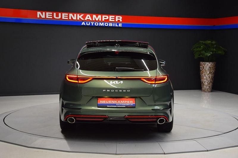 Gebraucht Kia Ceed GT GT 204 PS (150 kW) 2023 Grün Limousine