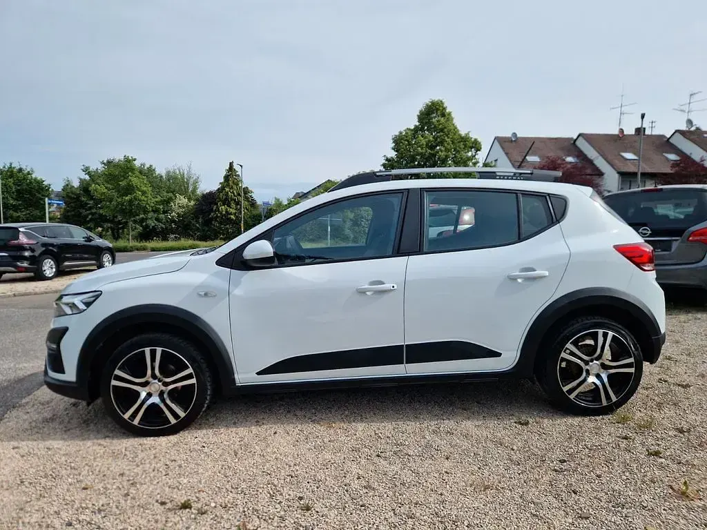 Gebraucht Dacia Sandero Comfort 91 PS (66 kW) 2021 Weiß SUV