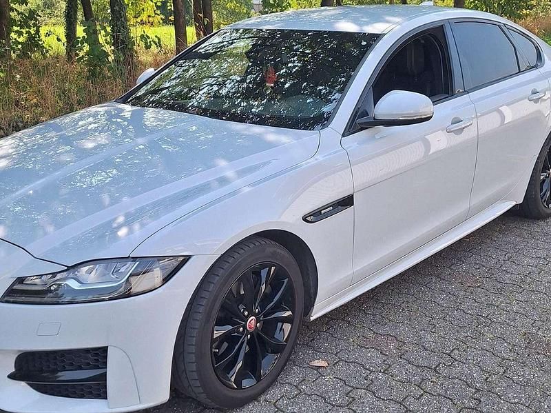 Gebraucht Jaguar XF Ingenium 179 PS (131 kW) 2018 Weiß Limousine