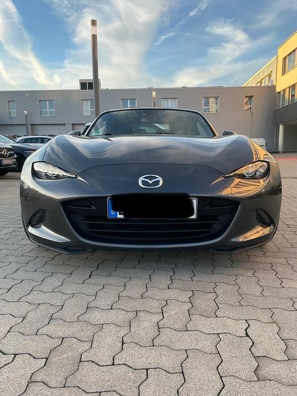 Gebraucht Mazda MX5 131 PS (96 kW) 2018 Grau Cabrio