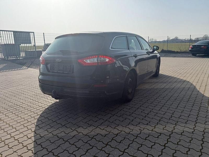 Gebraucht Ford Mondeo Titanium 160 PS (117 kW) 2017 Schwarz Limousine