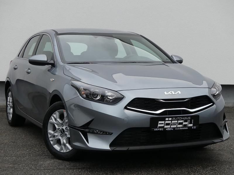 Neu Kia Ceed Comfort 140 PS (102 kW) 2026 Silber Kleinwagen