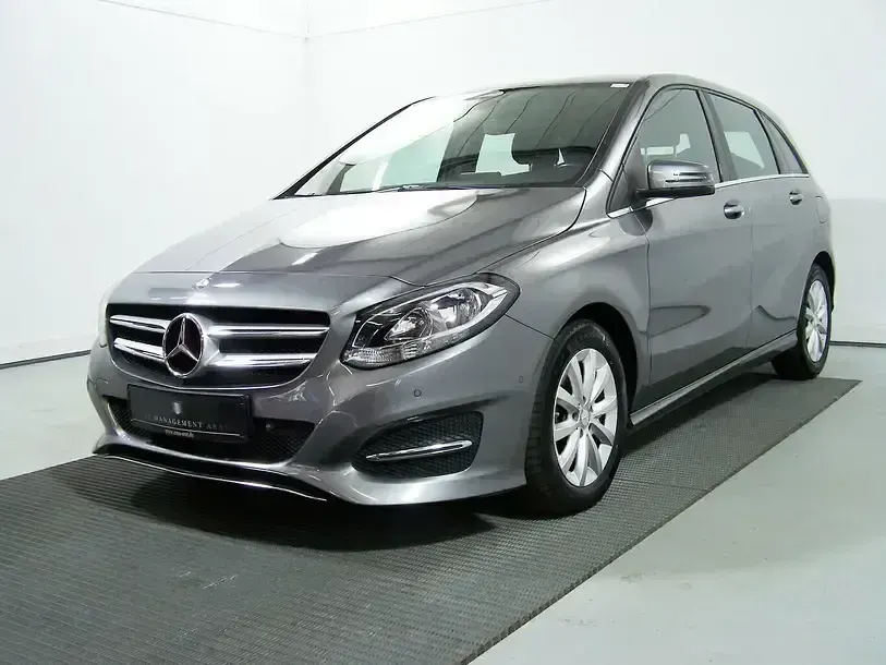 Gebraucht Mercedes B200 Style 156 PS (114 kW) 2016 Grau Kleinwagen