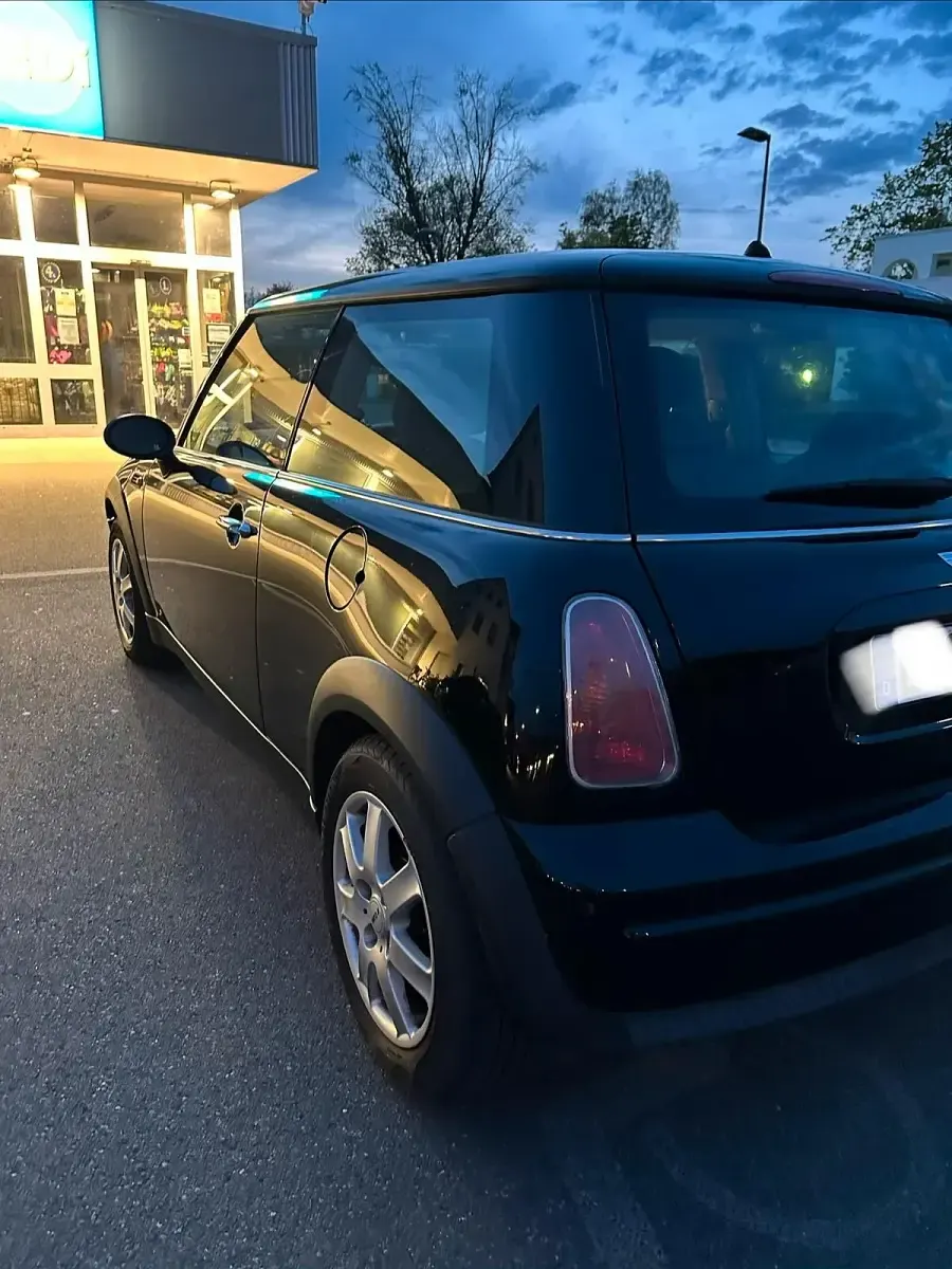 Gebraucht Mini Cooper 90 PS (66 kW) 2003 Schwarz Kleinwagen