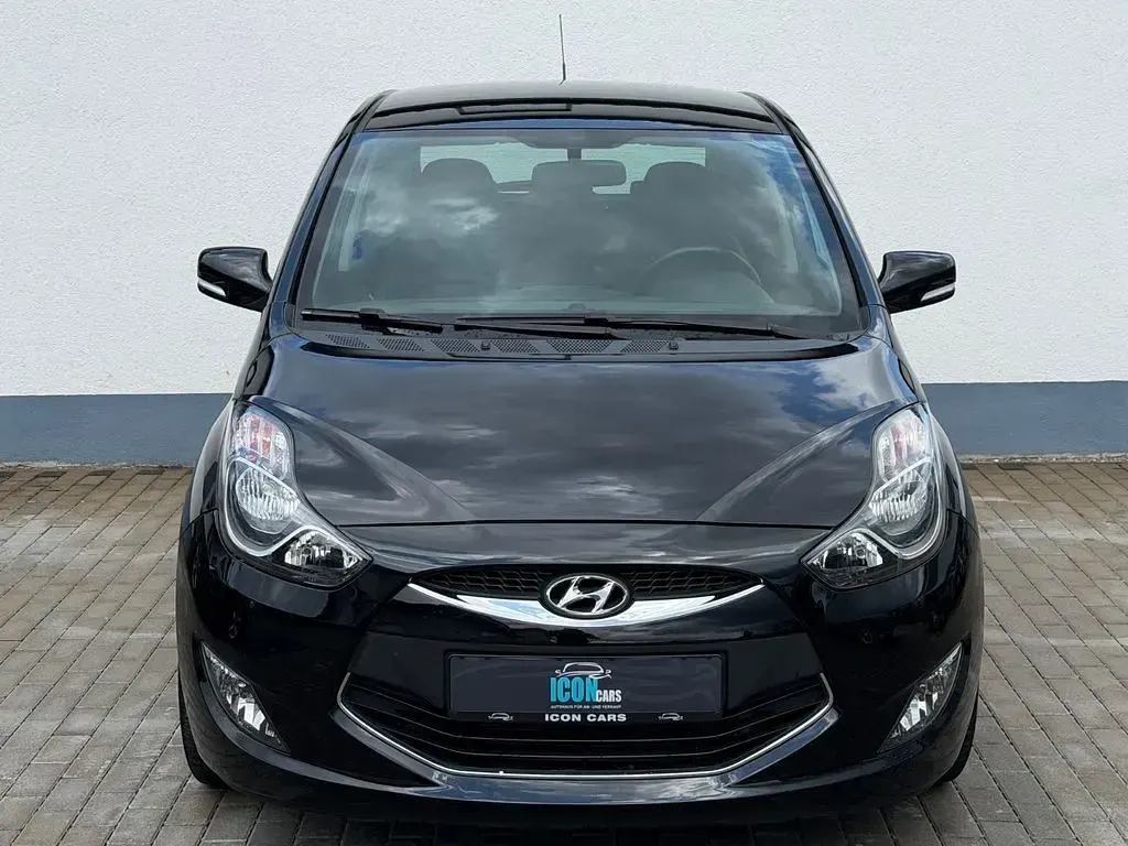 Gebraucht Hyundai ix20 Edition 125 PS (91 kW) 2014 Phantom black / mic Kleinwagen