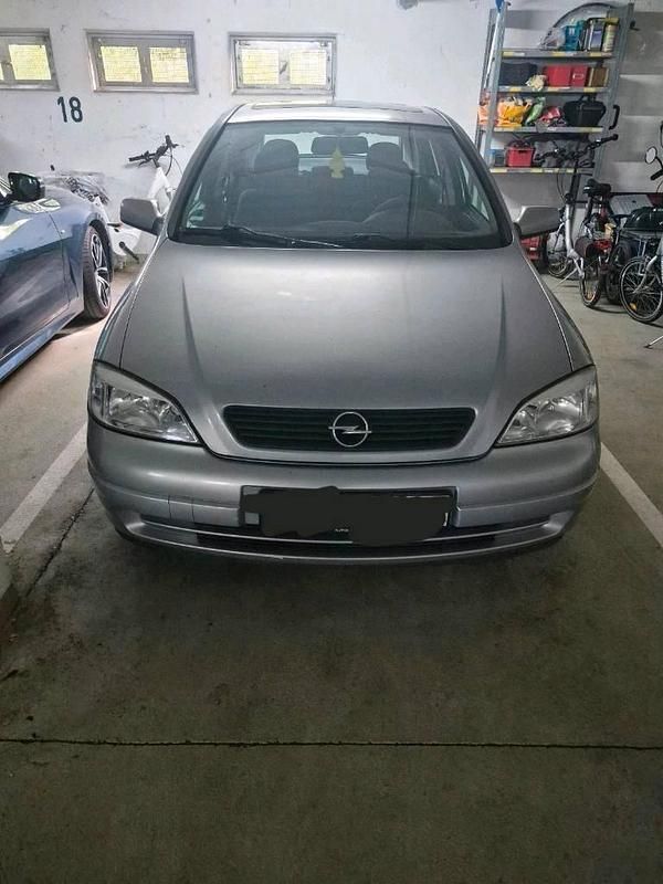 Gebraucht Opel Astra 90 PS (66 kW) 2001 Silber Limousine