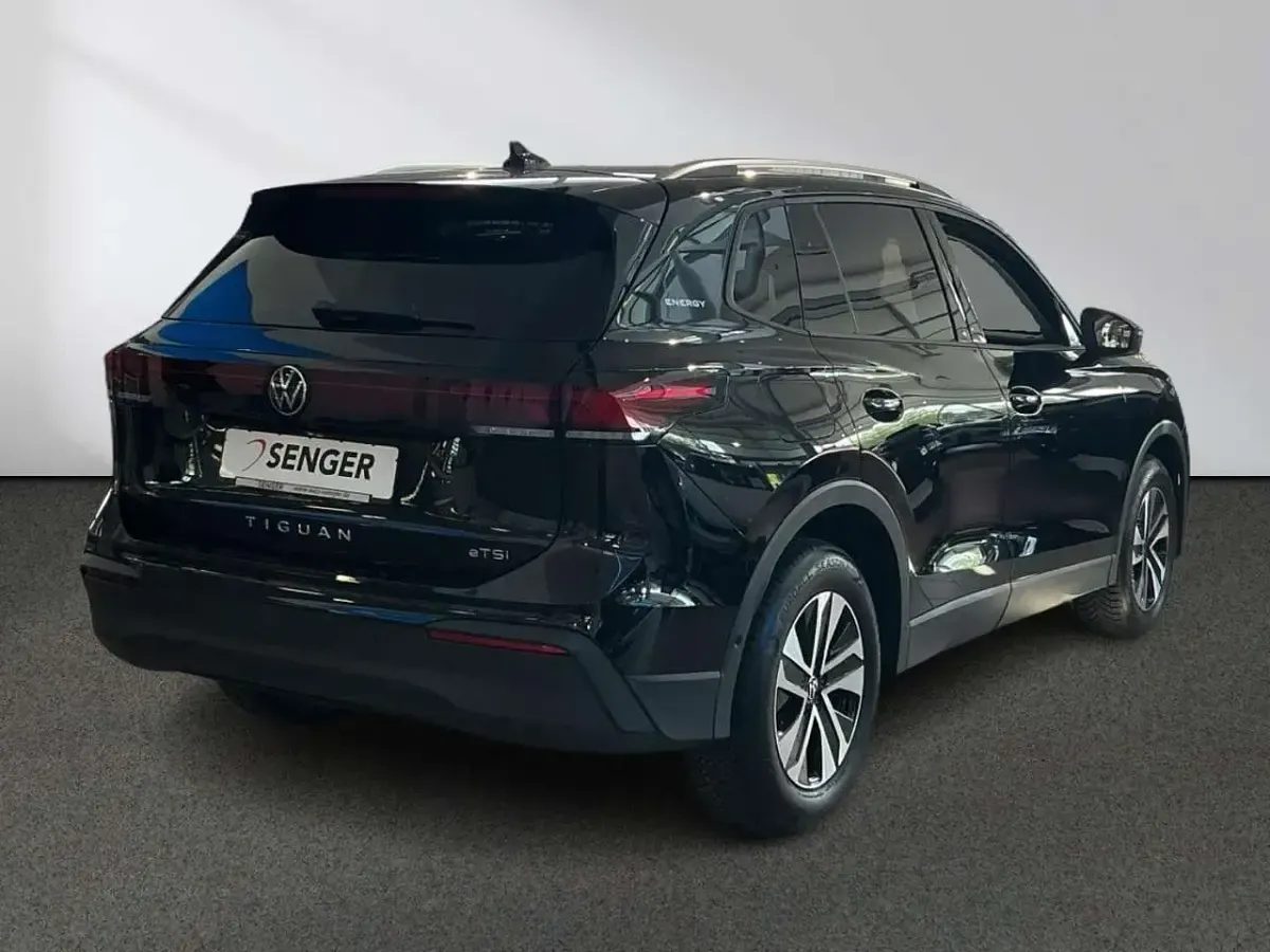 Neu VW Tiguan Comfortline 150 PS (110 kW) 2026 Schwarz SUV
