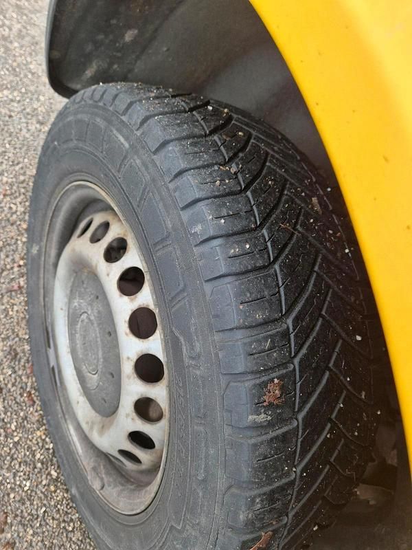 Gelb Gebraucht 2008 VW Transporter Van | 5.000 € (Superpreis) - Bild 1/4