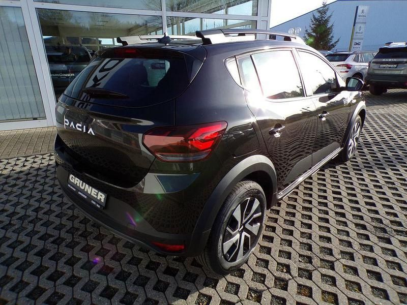 Gebraucht Dacia Sandero Expression 91 PS (66 kW) 2025 Schwarz SUV