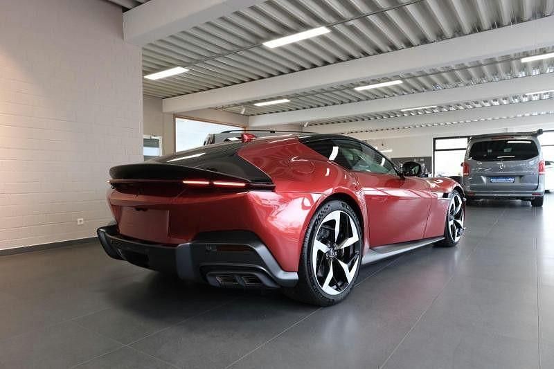 Neu Ferrari 12 Cilindri 831 PS (611 kW) 2025 Rot