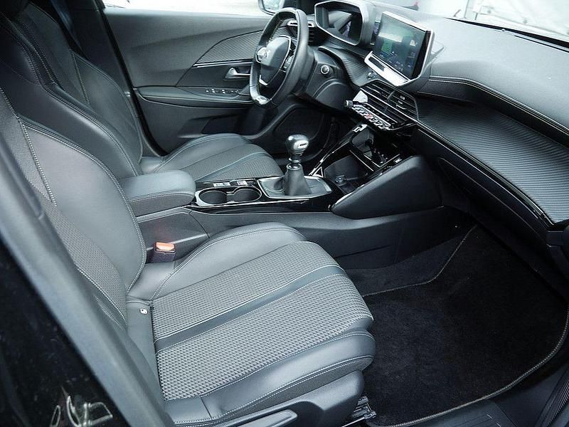 Gebraucht Peugeot 2008 GT-line 131 PS (96 kW) 2020 Schwarz SUV