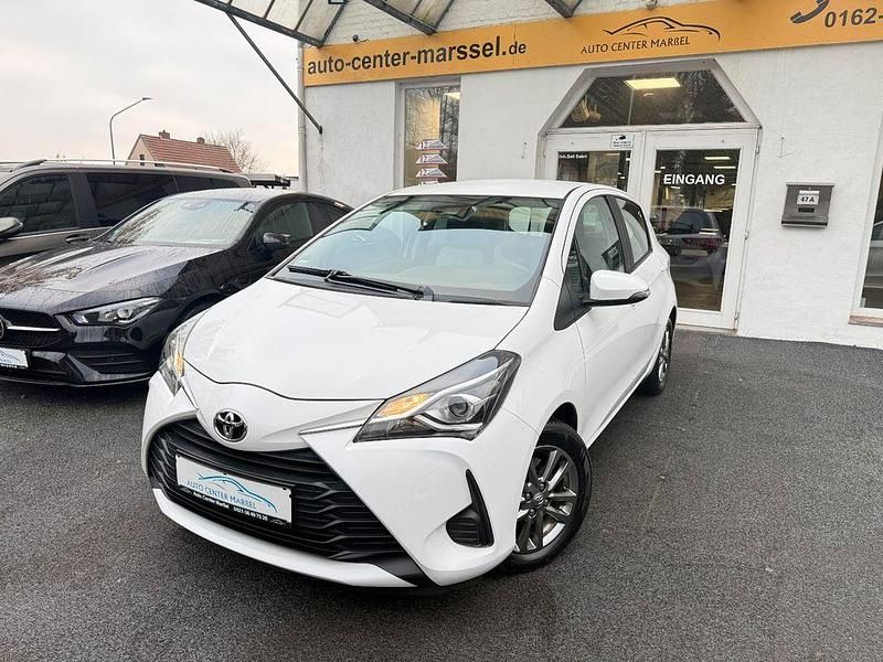 Weiß Gebraucht 2019 Toyota Yaris Comfort Kleinwagen | 11.890 € (Fairer Preis) - Bild 1/4