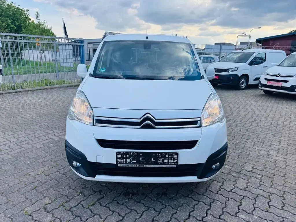Gebraucht Citroën e-Berlingo SELECTION 99 PS (72 kW) 2017 Weiß Kombi
