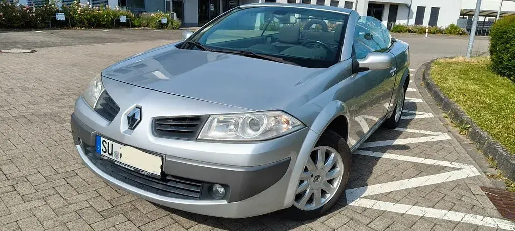 Gebraucht Renault Mégane Cabriolet Dynamique 111 PS (81 kW) 2006 Silber Cabrio