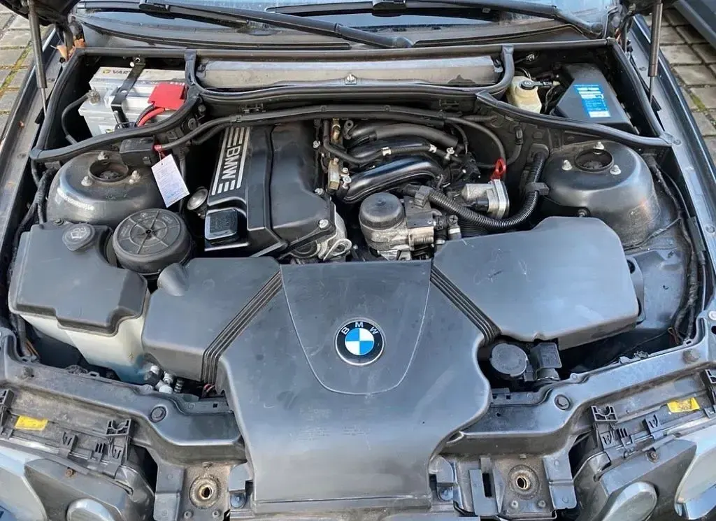 Gebraucht BMW 318 M Sport 143 PS (105 kW) 2003 Schwarz Limousine