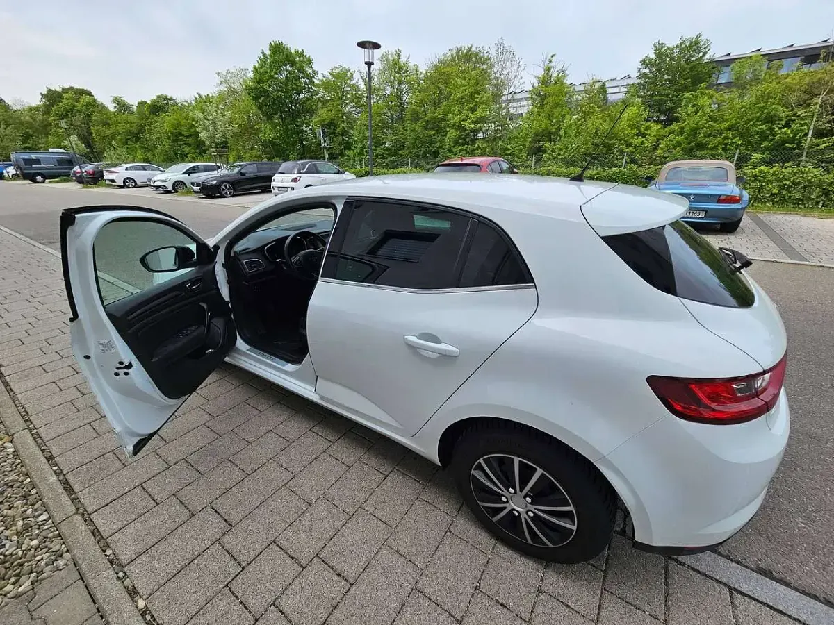 Gebraucht Renault Mégane IV LIMITED 140 PS (102 kW) 2019 Weiß Limousine
