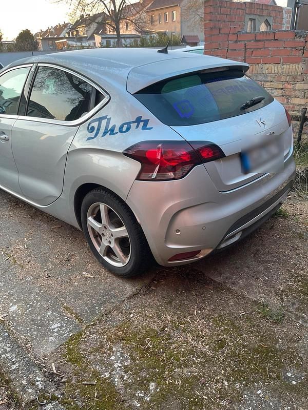 Gebraucht Citroën DS4 106 PS (77 kW) 2013 Silber Kleinwagen