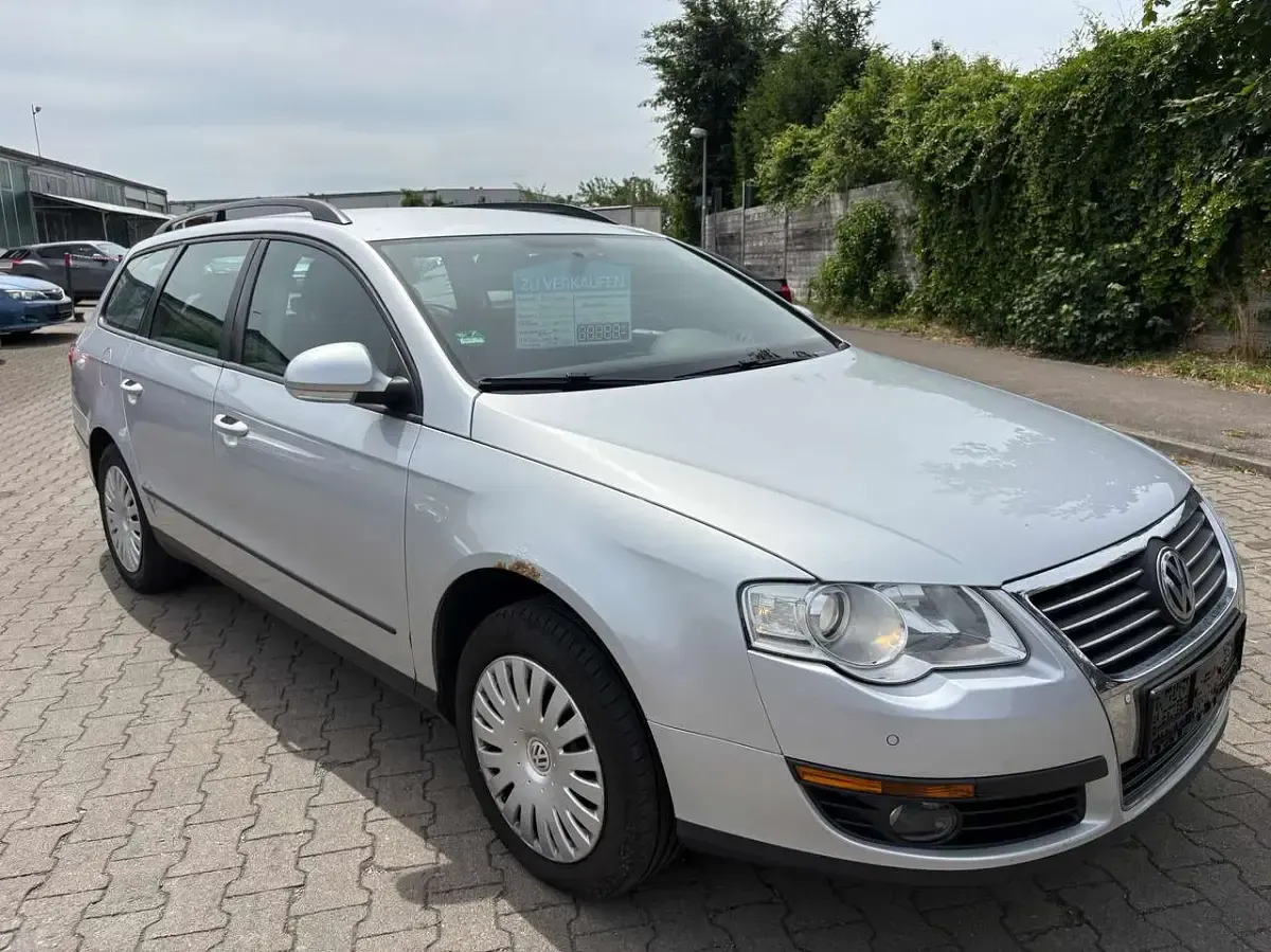 Gebraucht VW Passat Trendline 140 PS (102 kW) 2010 Reflexsilber metallic Kombi