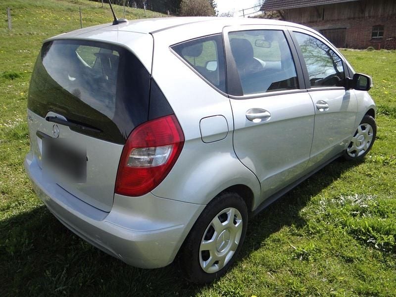 Gebraucht Mercedes A150 95 PS (69 kW) 2009 Silber Limousine
