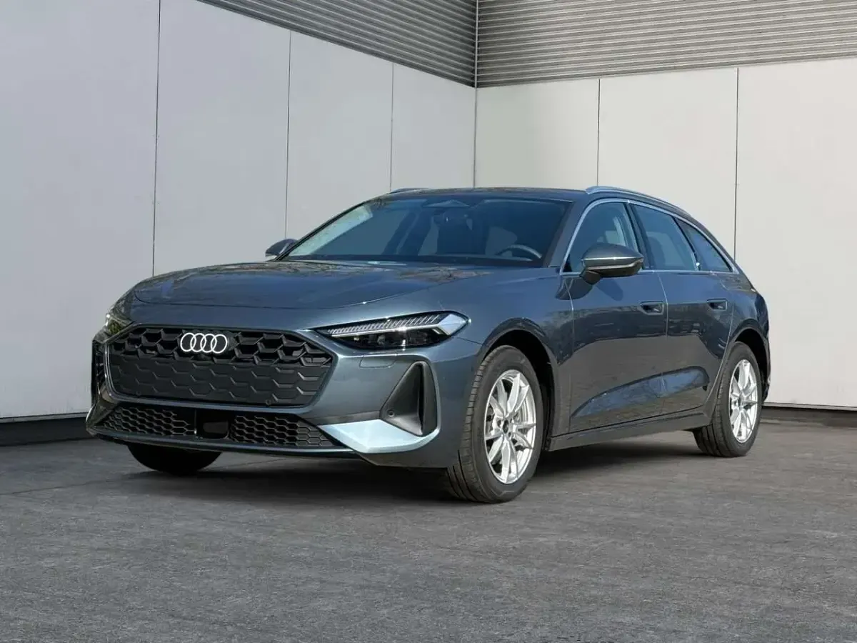 Second-hand Audi A5 Basis 204 CP (150 kW) 2024 Albastru Break