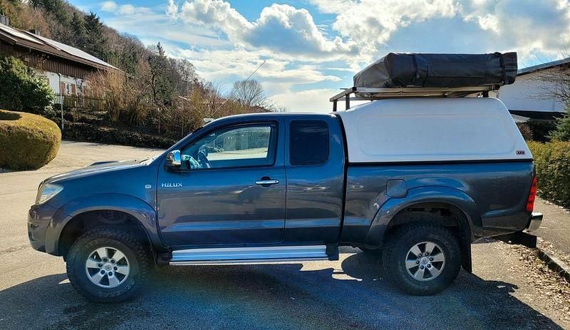 Gebraucht Toyota HiLux Life 144 PS (105 kW) 2011 Grau Pickup