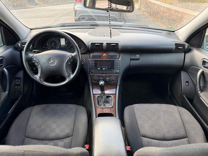 Gebraucht Mercedes C180 143 PS (105 kW) 2006 Blau Limousine