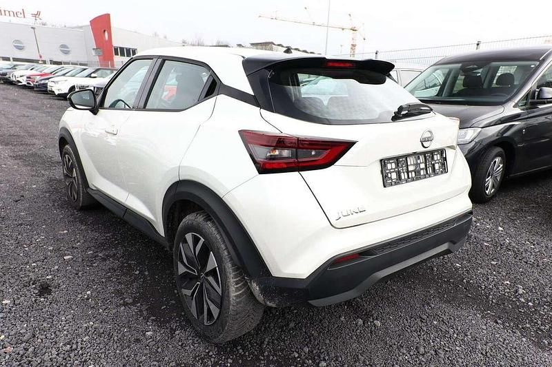 Gebraucht Nissan Juke Acenta 114 PS (83 kW) 2023 Brilliant white pearl SUV