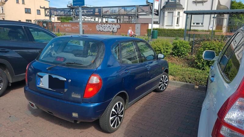 Blau Gebraucht 1998 Daihatsu Sirion Kleinwagen | 2.000 € - Bild 1/2