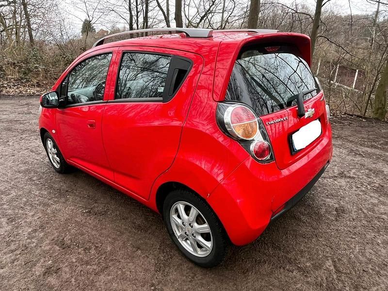 Gebraucht Chevrolet Spark 82 PS (60 kW) 2012 Rot Kleinwagen