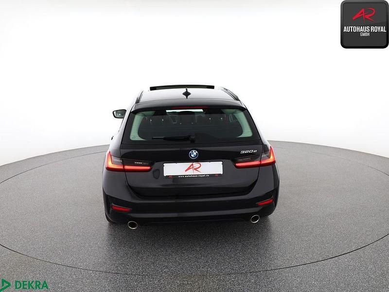 Gebraucht BMW 320e Sport Line 204 PS (150 kW) 2022 Schwarz Kombi