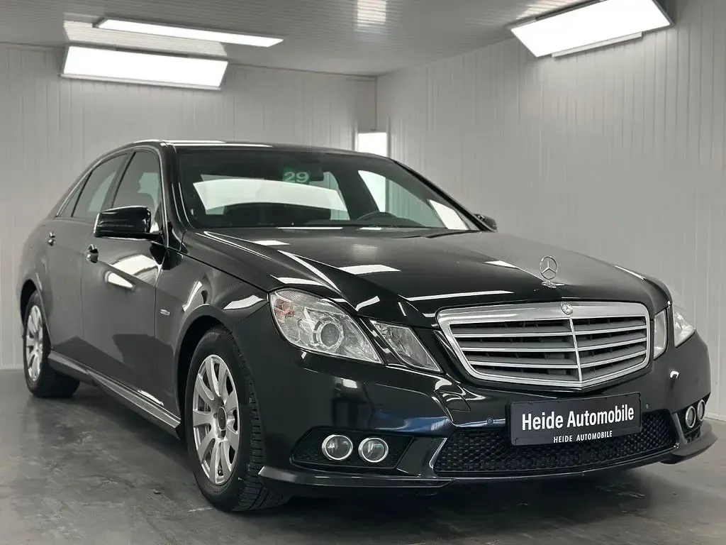 Gebraucht Mercedes E250 Sport 204 PS (150 kW) 2009 Schwarz Limousine