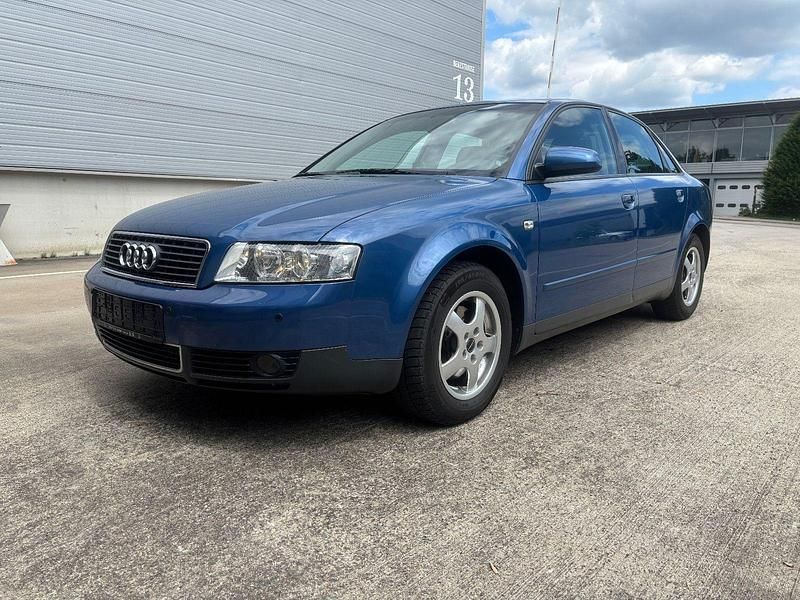 Blau Gebraucht 2001 Audi A4 Limousine | 1.800 € (Guter Preis) - Bild 1/4