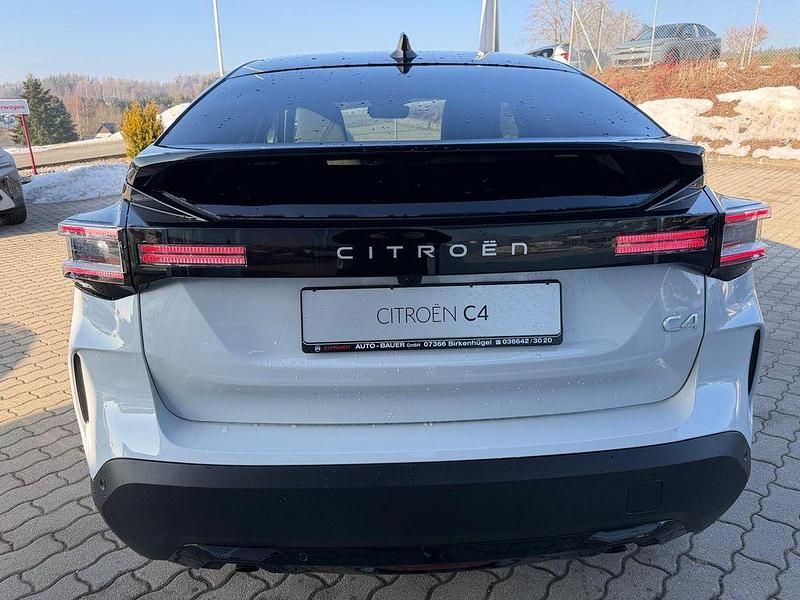 Neu Citroën C4 145 PS (106 kW) 2026 Okenitweiß metallic SUV