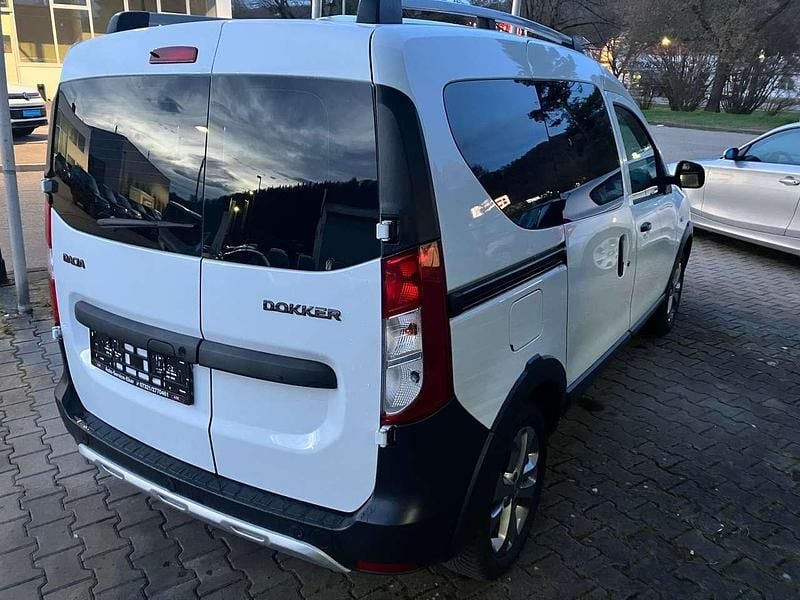 Gebraucht Dacia Dokker Stepway 116 PS (85 kW) 2016 Gletscherweiss Van / Kleinbus