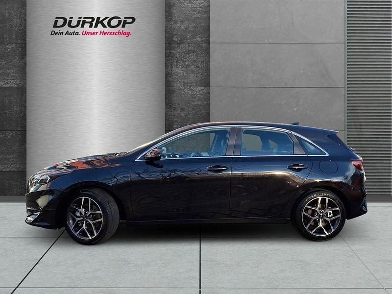 Neu Kia Ceed Spirit 140 PS (102 kW) 2025 (1k) zilinaschwarz met. Kleinwagen