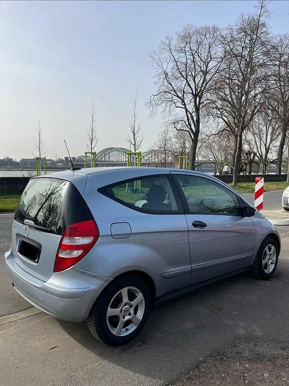 Gebraucht Mercedes A150 Elegance 95 PS (69 kW) 2008 Blau Limousine