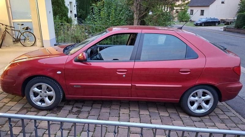 Gebraucht Citroën Xsara 109 PS (80 kW) 2003 Rot Limousine